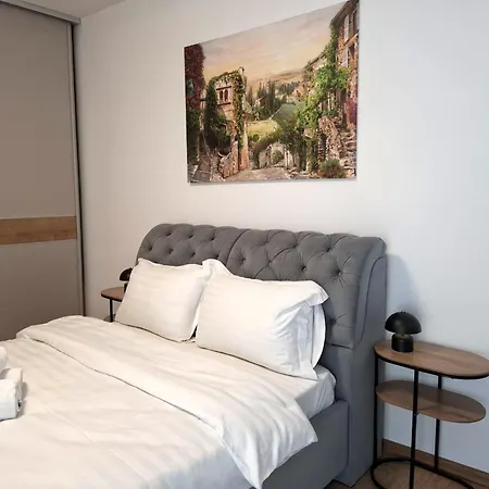 Cozynest Solo Apartament